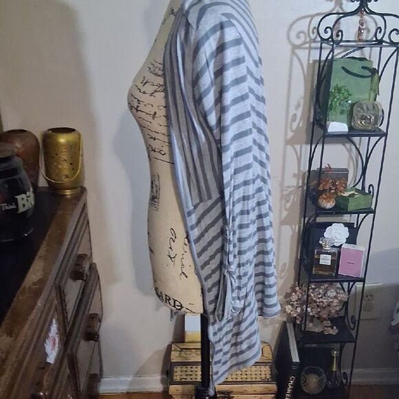 Kohls So Two Tone Grey Striped Draped Light Cardigan Size Medium - Picture 6 of 6
